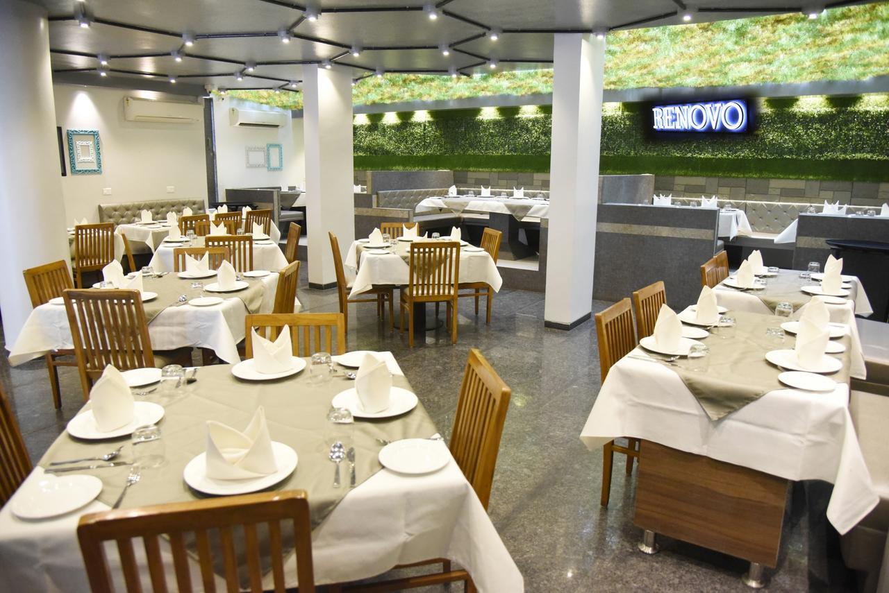 Oyo 10672 Hotel Riviera Насик Экстерьер фото