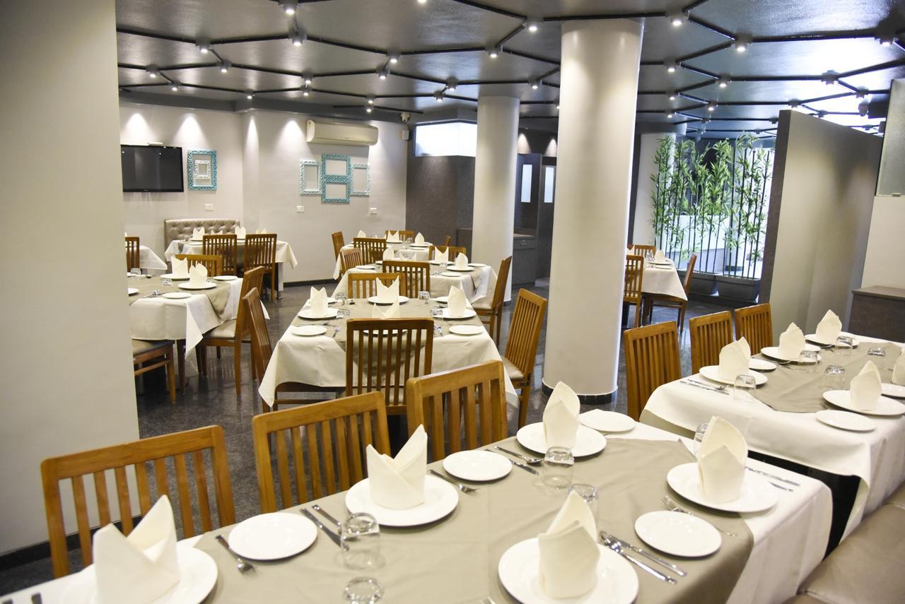Oyo 10672 Hotel Riviera Насик Экстерьер фото