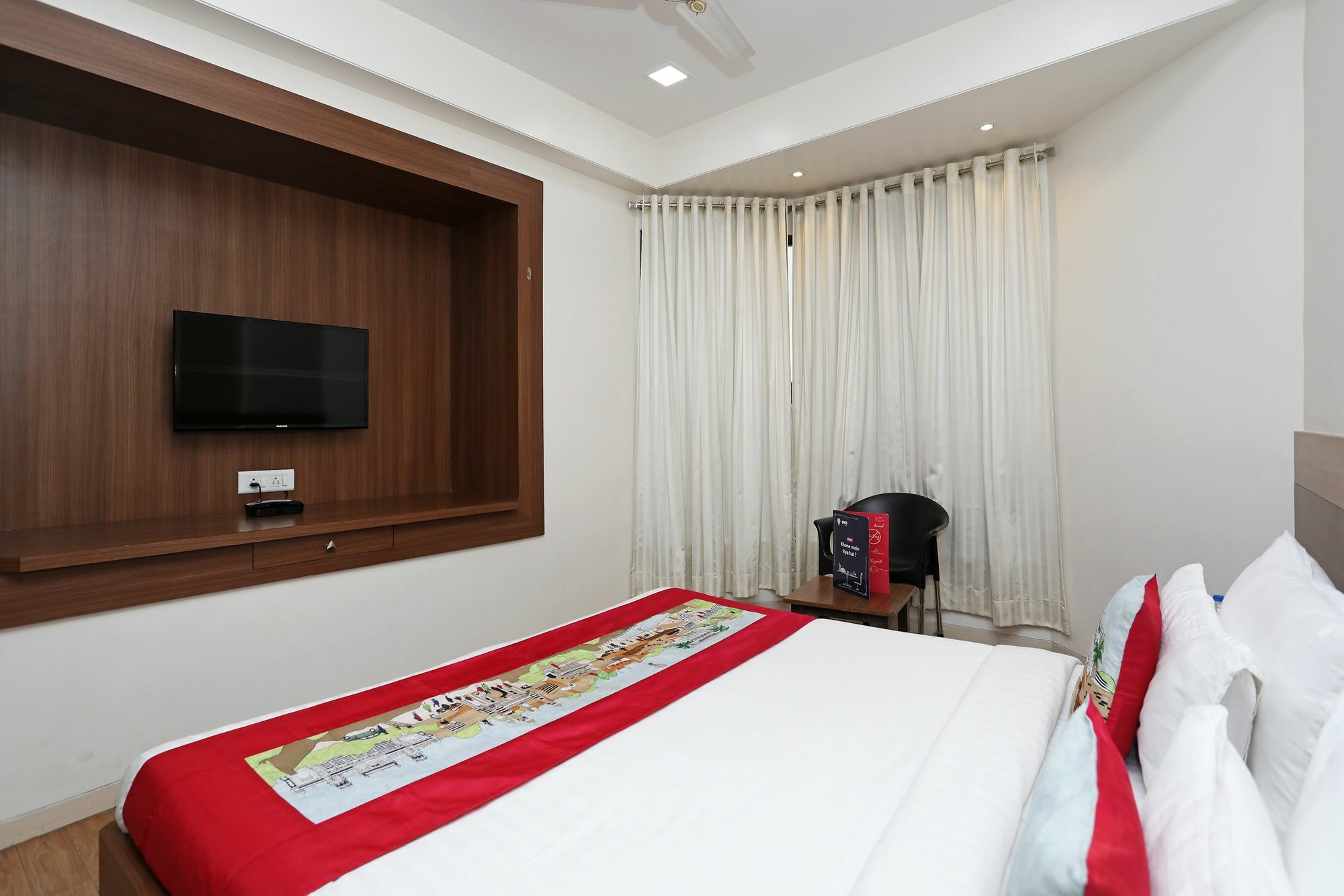 Oyo 10672 Hotel Riviera Насик Экстерьер фото